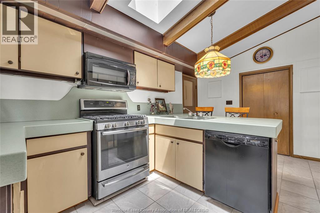Photo 16 of 1711 Heritage Road, Kingsville ON