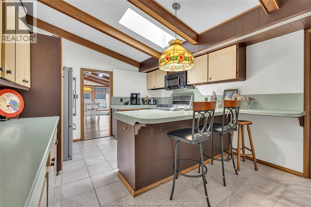 Photo 17 of 1711 Heritage Road, Kingsville ON