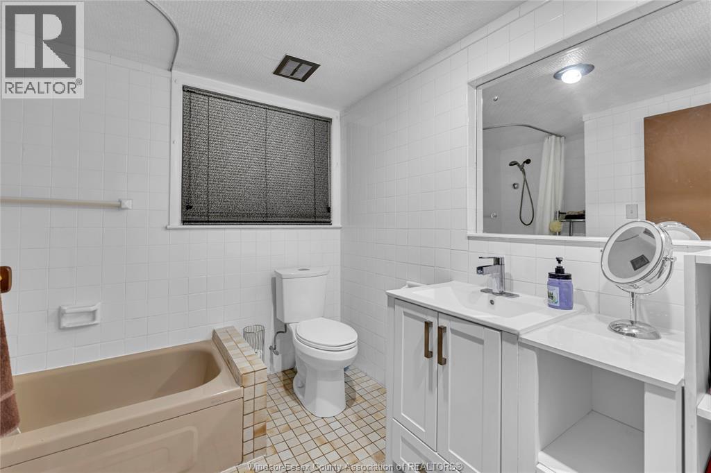 Photo 25 of 1711 Heritage Road, Kingsville ON