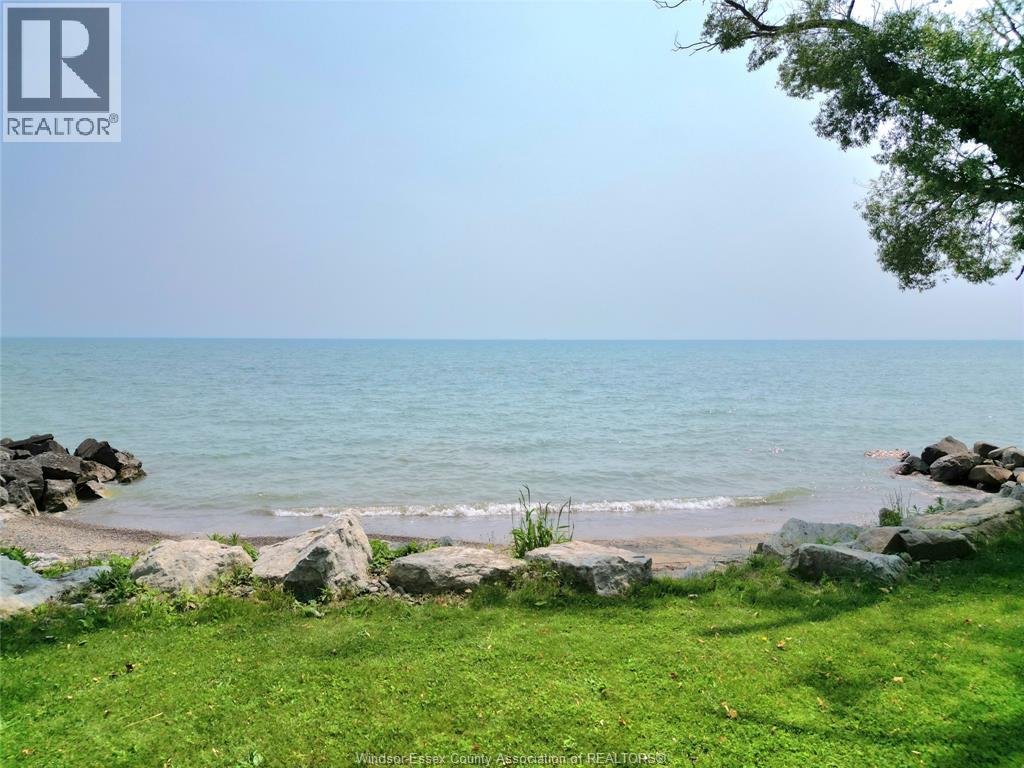 Photo 3 of 1711 Heritage Road, Kingsville ON