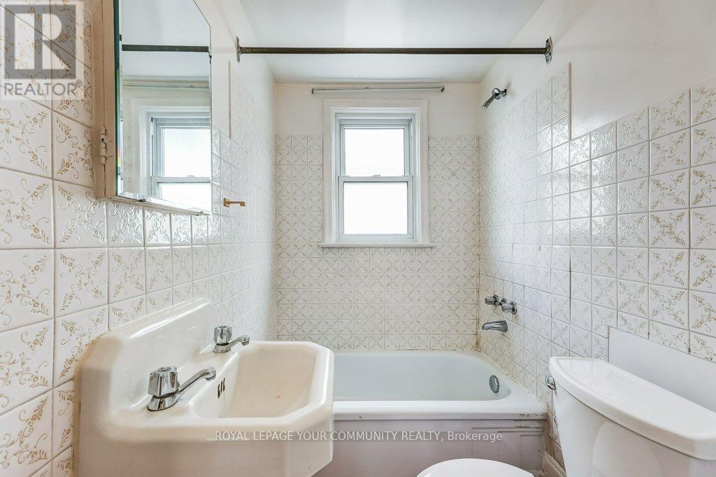 Photo 26 of 109 Glencrest Boulevard, Toronto ON