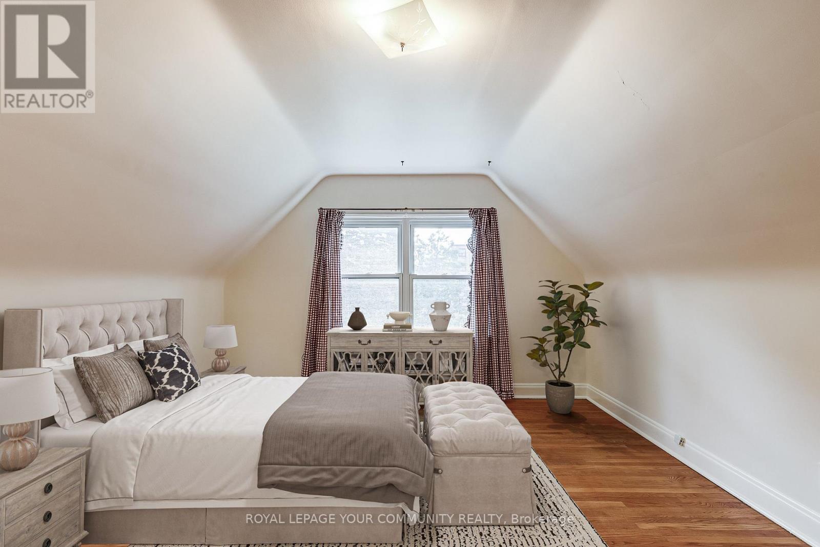 Photo 21 of 109 Glencrest Boulevard, Toronto ON