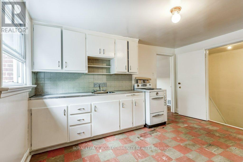Photo 19 of 109 Glencrest Boulevard, Toronto ON