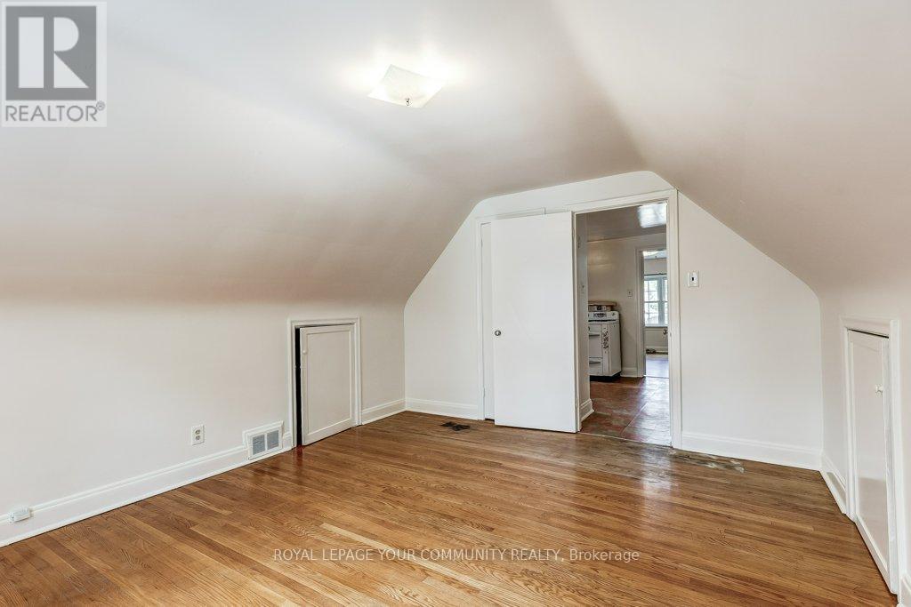 Photo 23 of 109 Glencrest Boulevard, Toronto ON