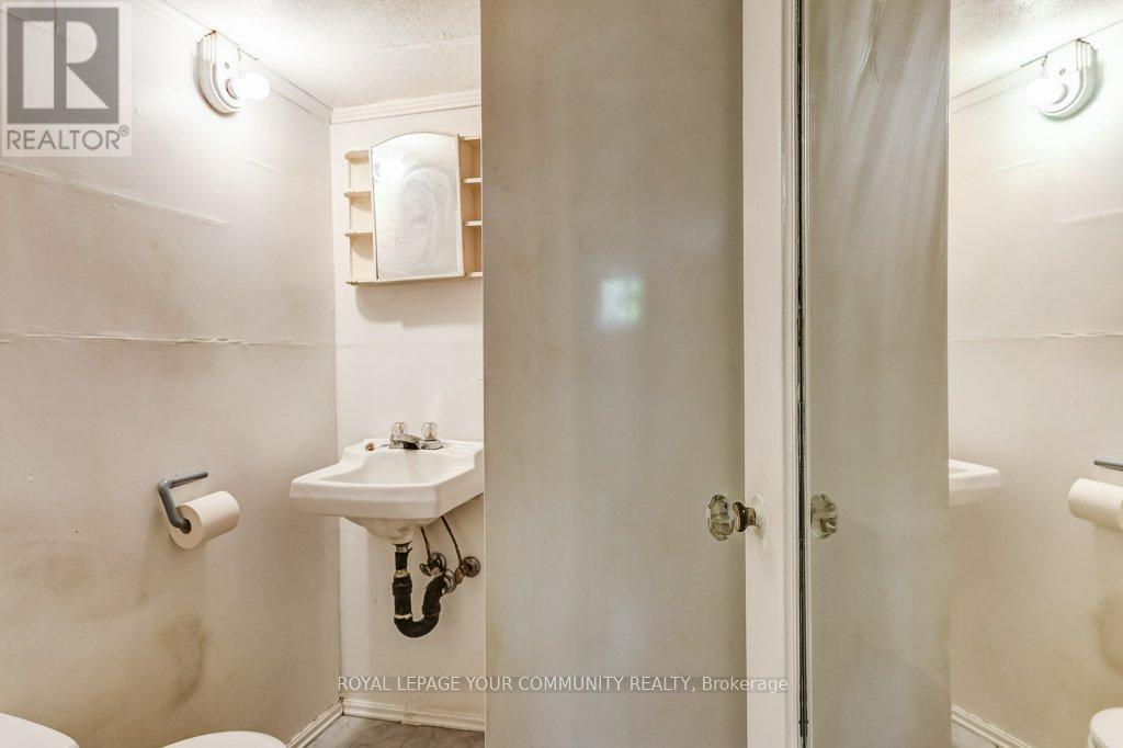 Photo 31 of 109 Glencrest Boulevard, Toronto ON