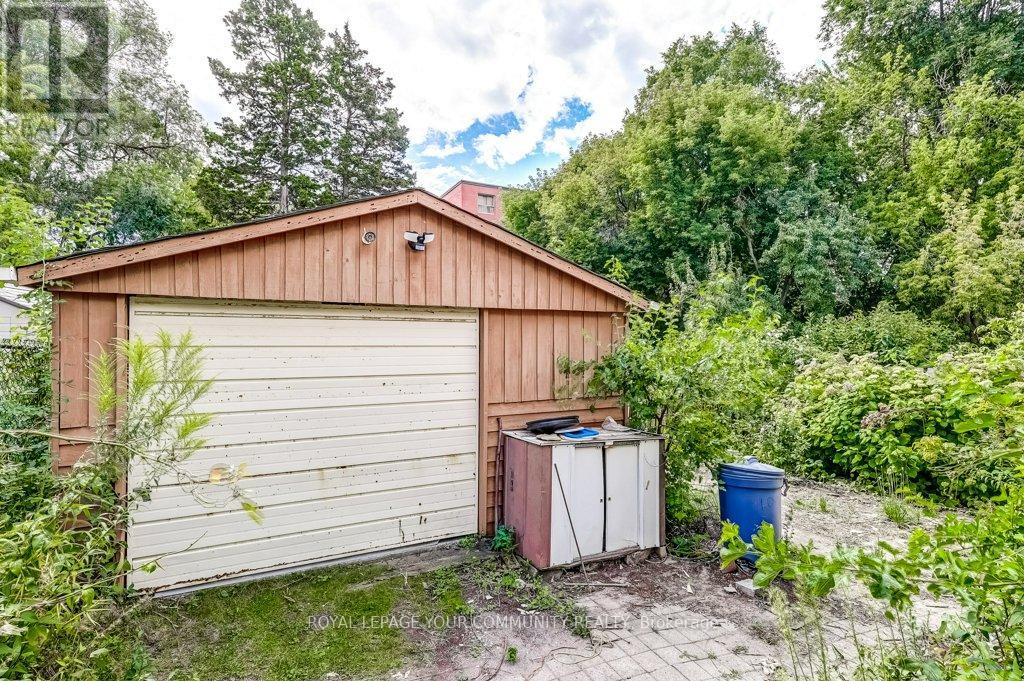 Photo 33 of 109 Glencrest Boulevard, Toronto ON