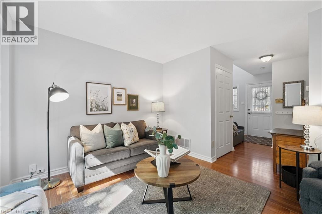 Photo 14 of 33 Walker Court, Grimsby ON