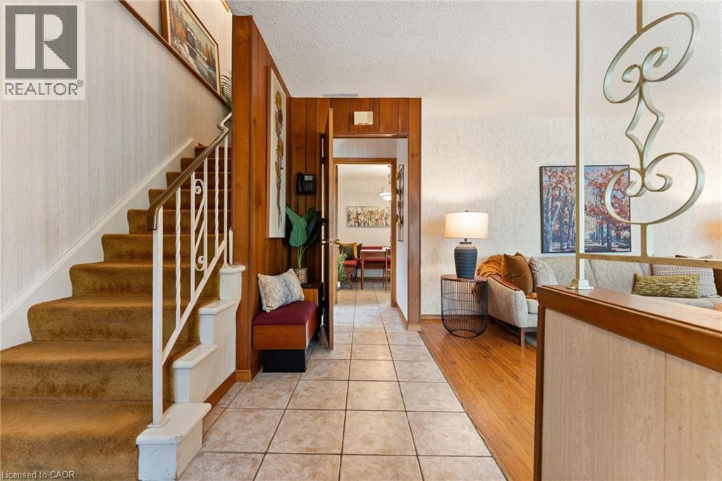 Photo 18 of 104 Berkindale Drive, Hamilton ON