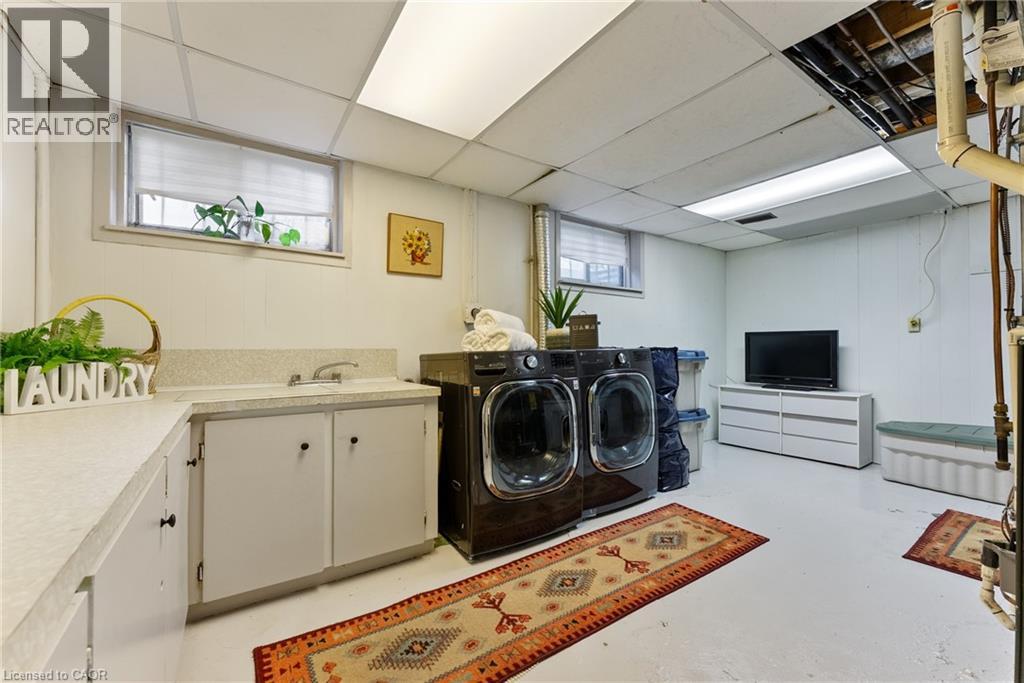 Photo 34 of 104 Berkindale Drive, Hamilton ON