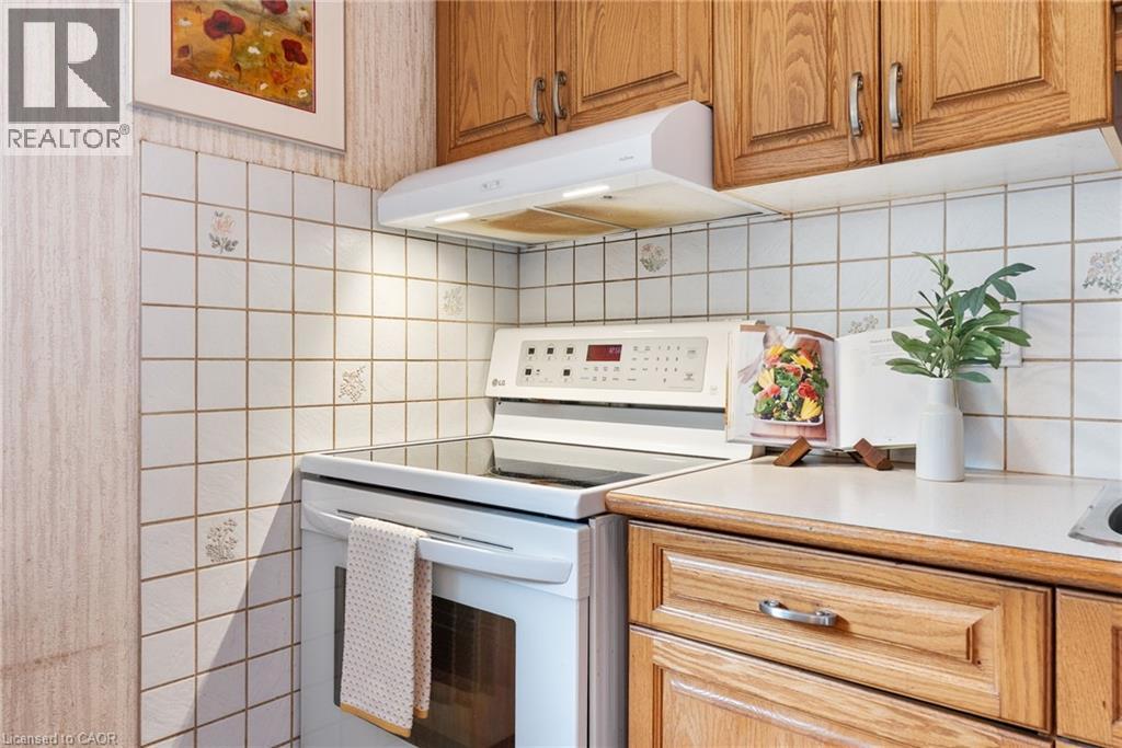 Photo 11 of 104 Berkindale Drive, Hamilton ON