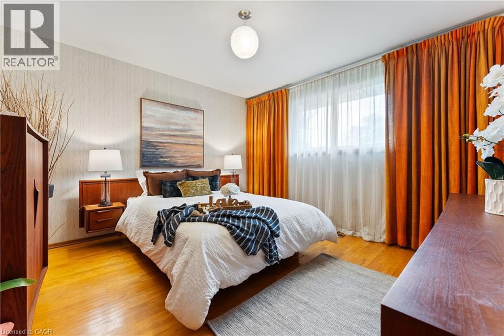 Photo 23 of 104 Berkindale Drive, Hamilton ON