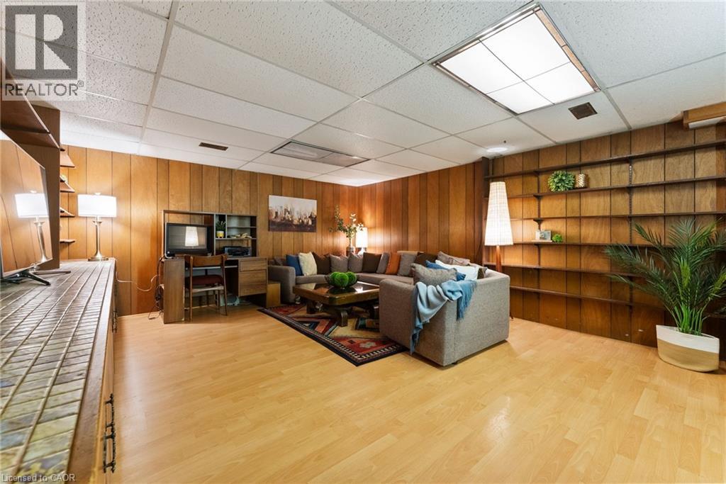 Photo 31 of 104 Berkindale Drive, Hamilton ON