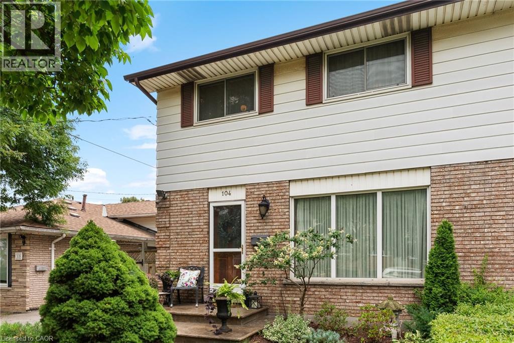 Photo 36 of 104 Berkindale Drive, Hamilton ON