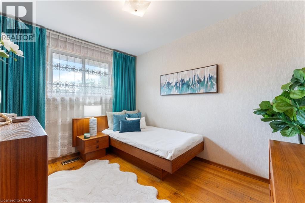 Photo 26 of 104 Berkindale Drive, Hamilton ON
