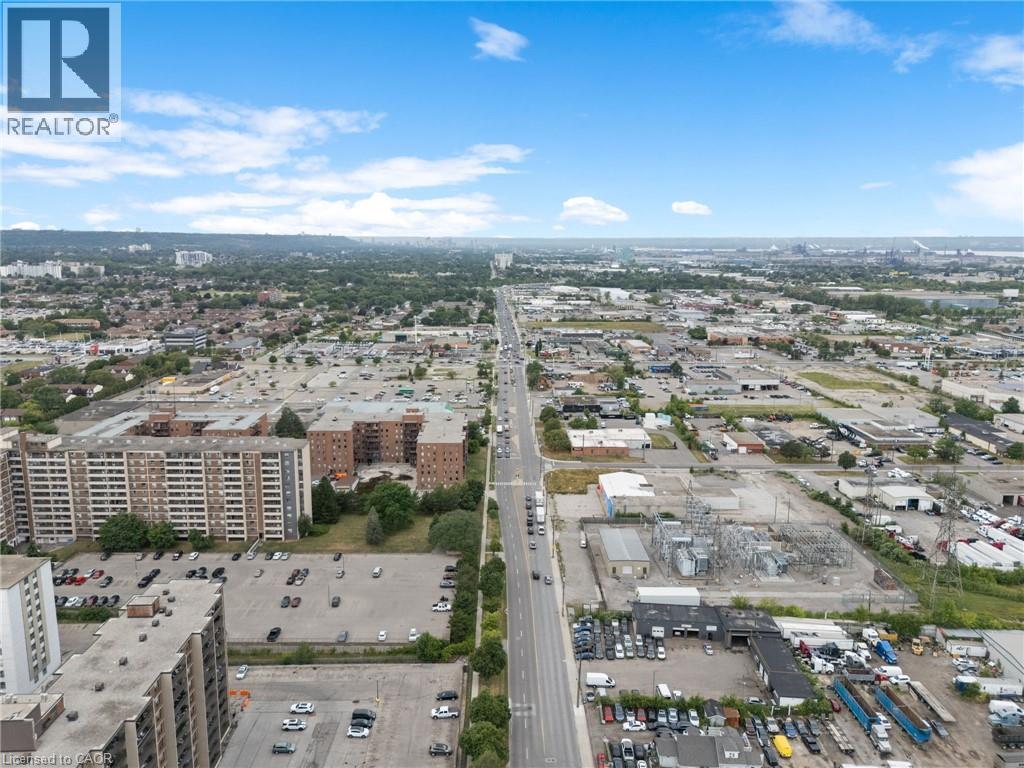Photo 48 of 104 Berkindale Drive, Hamilton ON