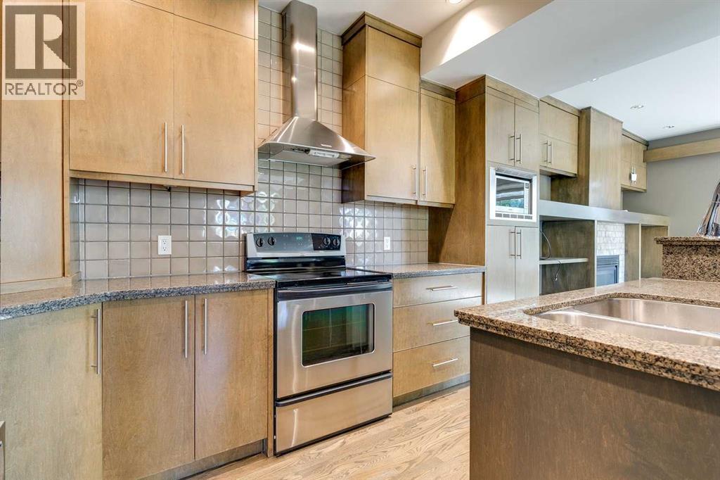 Photo 12 of 3306 21 Street Sw, Calgary AB