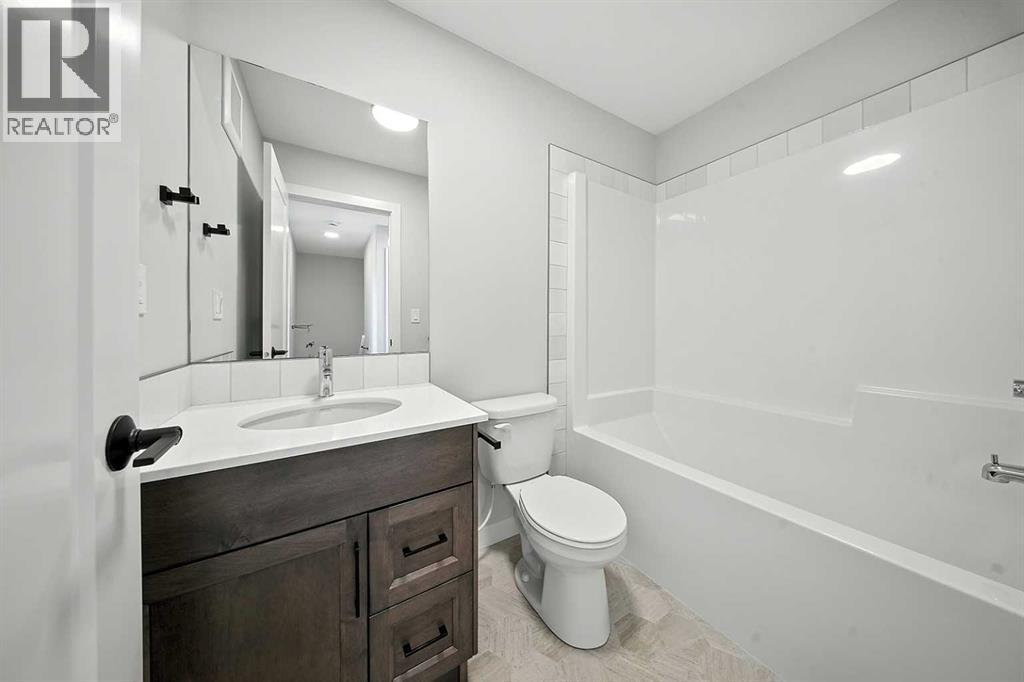 Photo 23 of 15 Gray Close, Sylvan Lake AB
