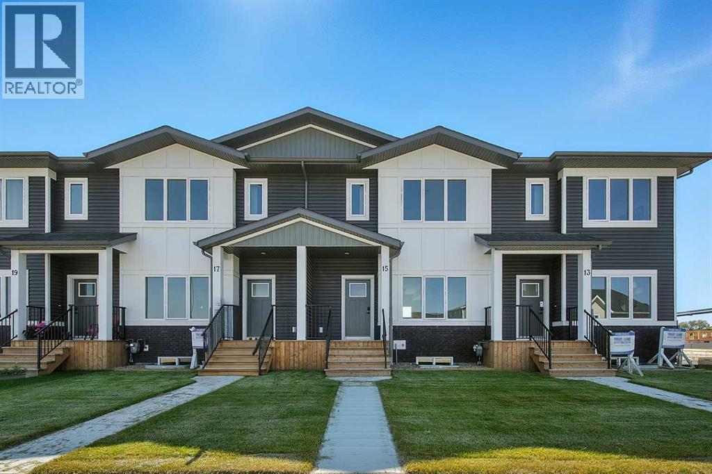 Photo 32 of 15 Gray Close, Sylvan Lake AB