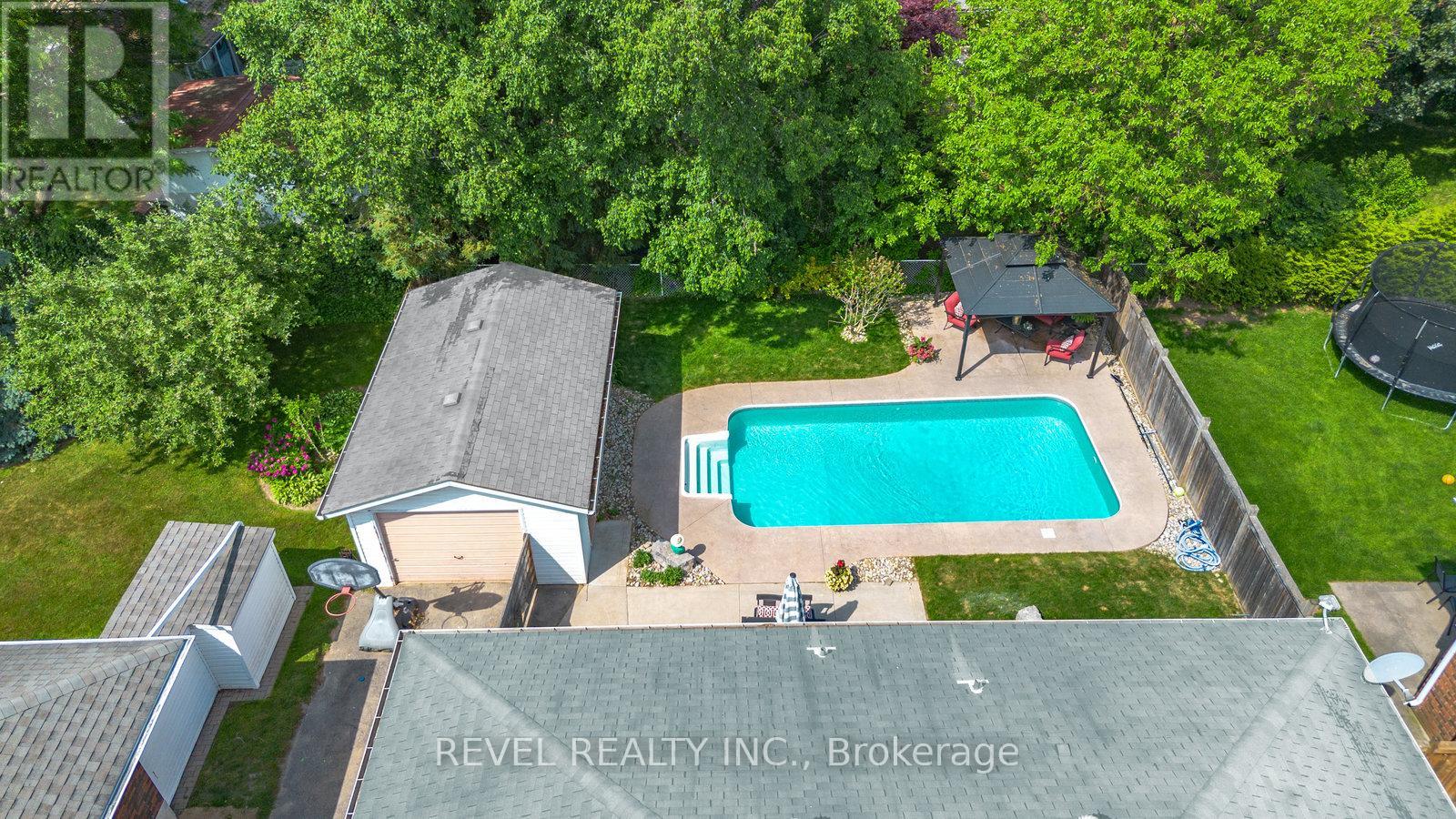 Photo 38 of 75 Pusey Boulevard, Brantford ON
