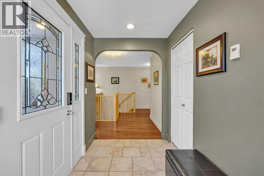 Photo 5 of 5712 Dalcastle Crescent Nw, Calgary AB