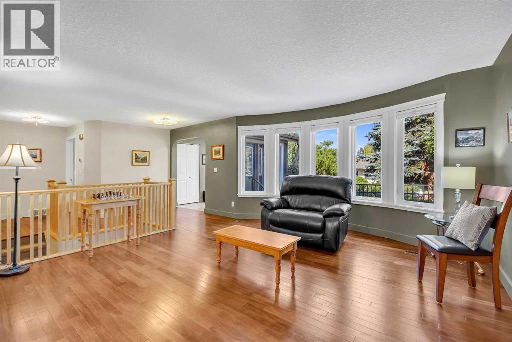 Photo 8 of 5712 Dalcastle Crescent Nw, Calgary AB