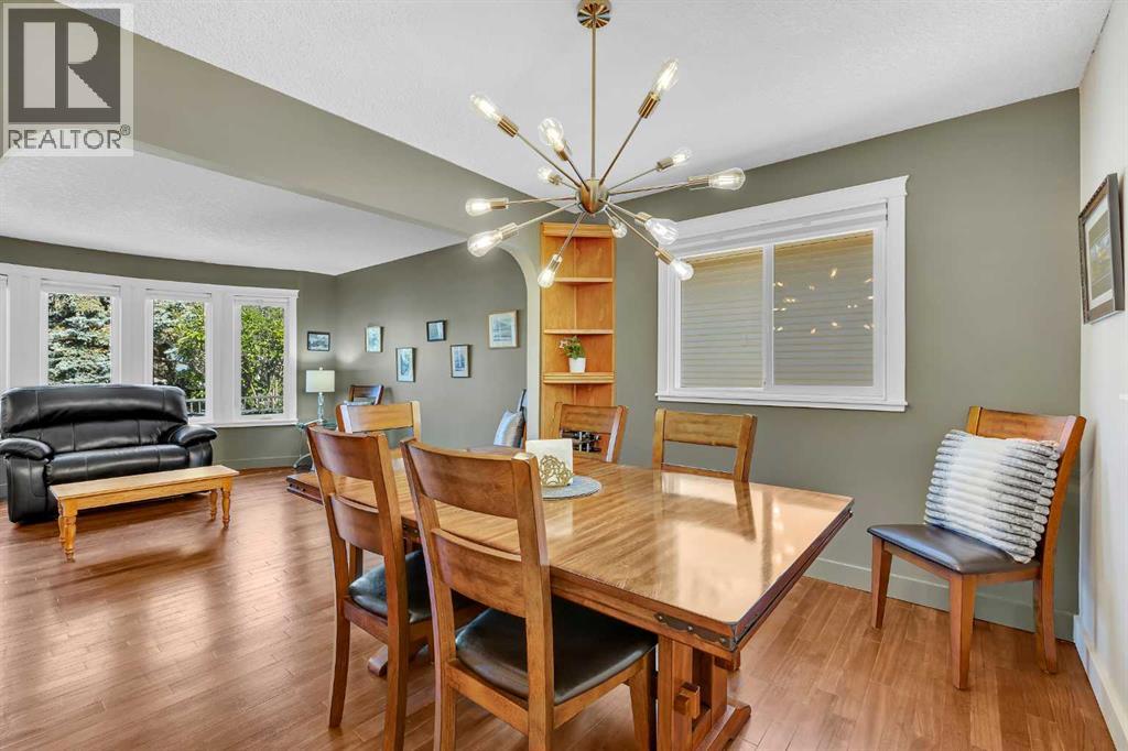Photo 9 of 5712 Dalcastle Crescent Nw, Calgary AB