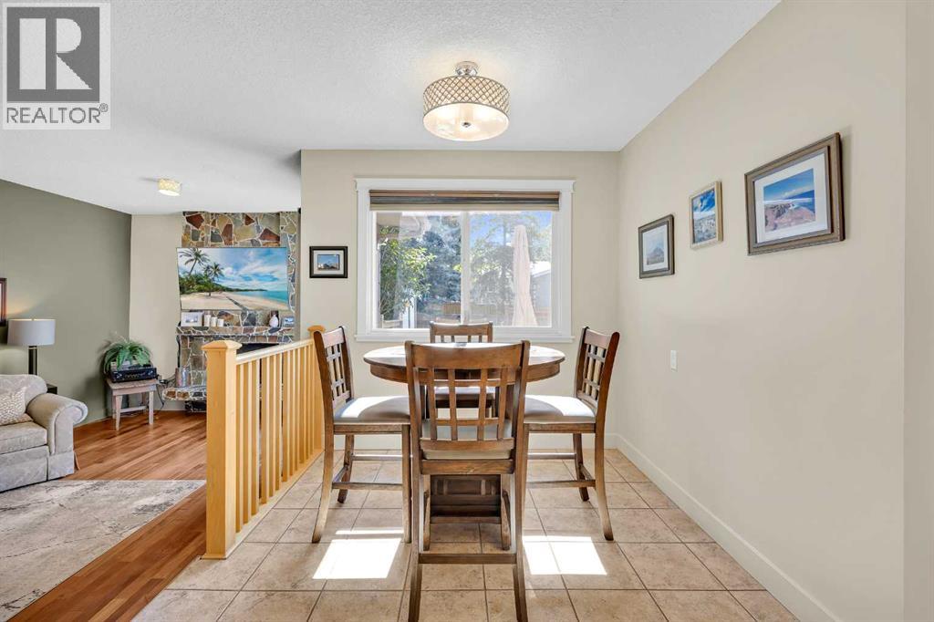 Photo 13 of 5712 Dalcastle Crescent Nw, Calgary AB