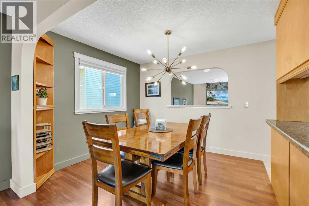Photo 10 of 5712 Dalcastle Crescent Nw, Calgary AB