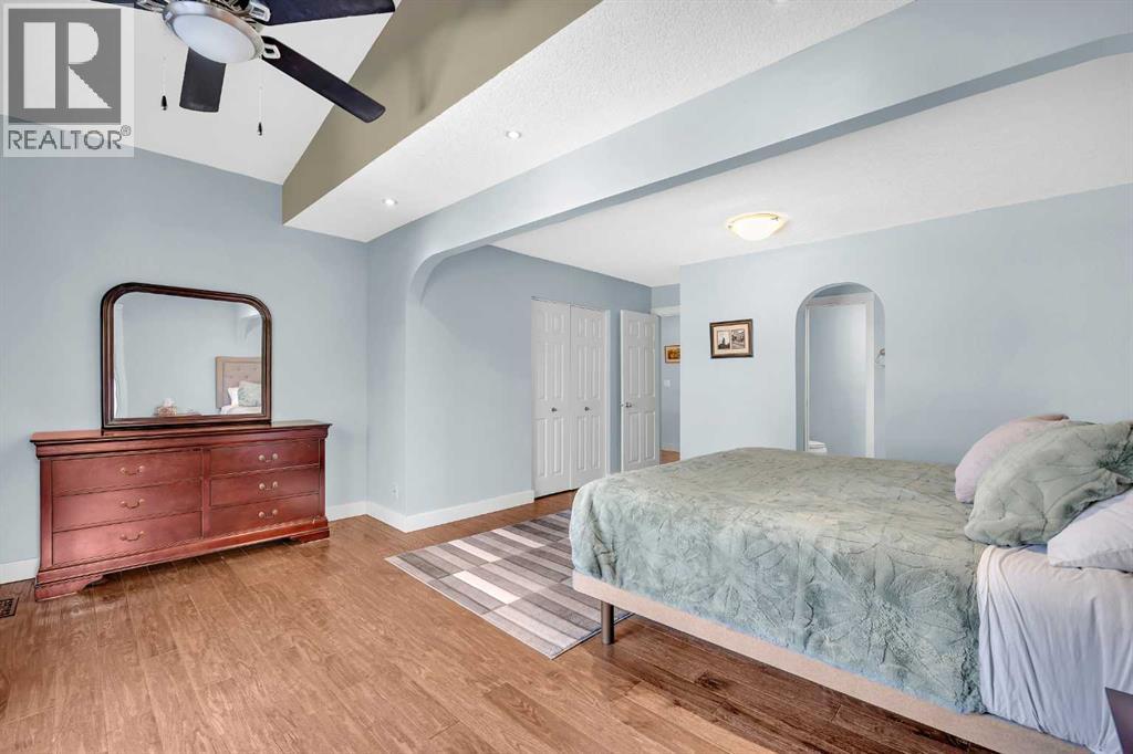 Photo 20 of 5712 Dalcastle Crescent Nw, Calgary AB