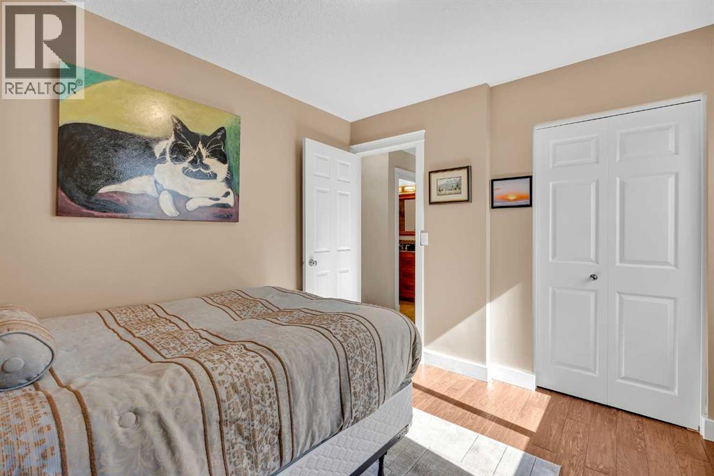 Photo 27 of 5712 Dalcastle Crescent Nw, Calgary AB