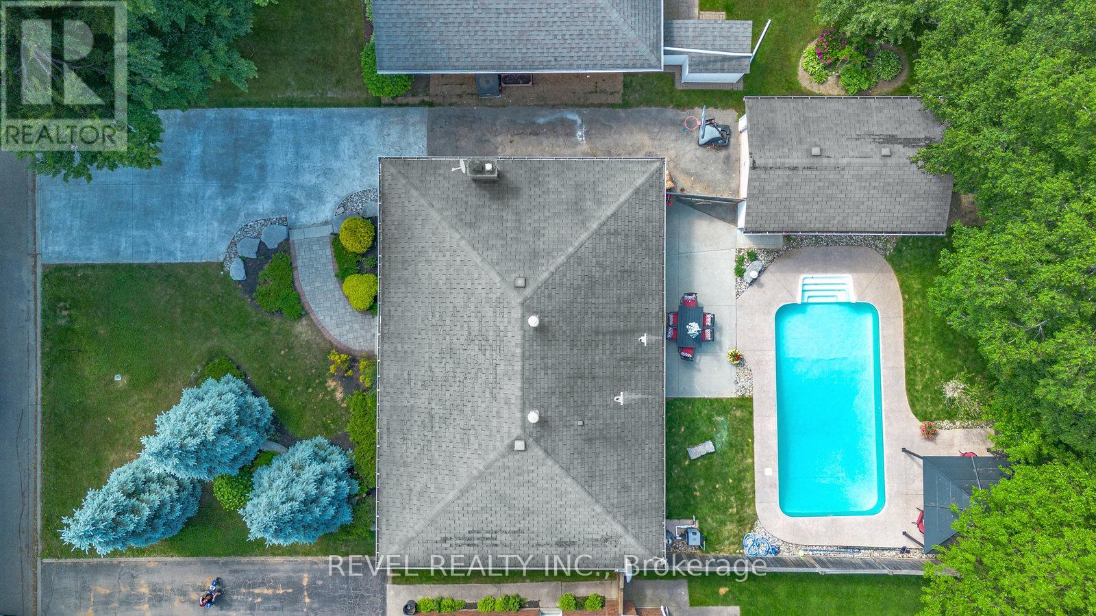 Photo 39 of 75 Pusey Boulevard, Brantford ON