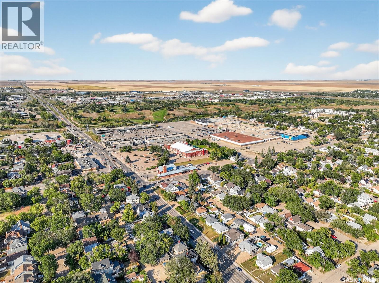 Photo 9 of 1121 Main Street N, Moose Jaw SK
