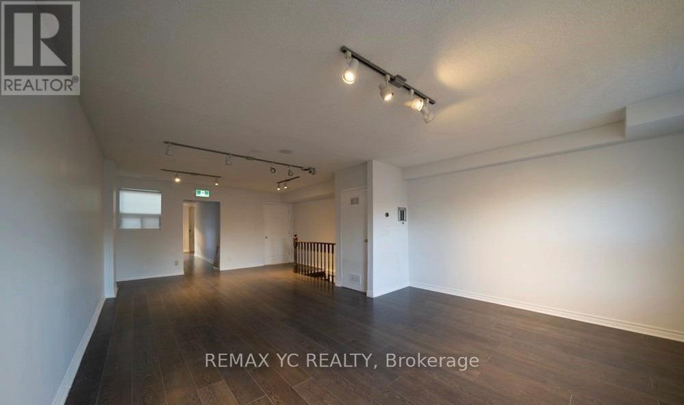 Photo 12 of 3334 A Yonge Street, Toronto ON
