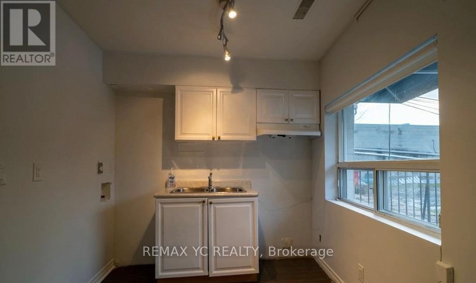 Photo 15 of 3334 A Yonge Street, Toronto ON