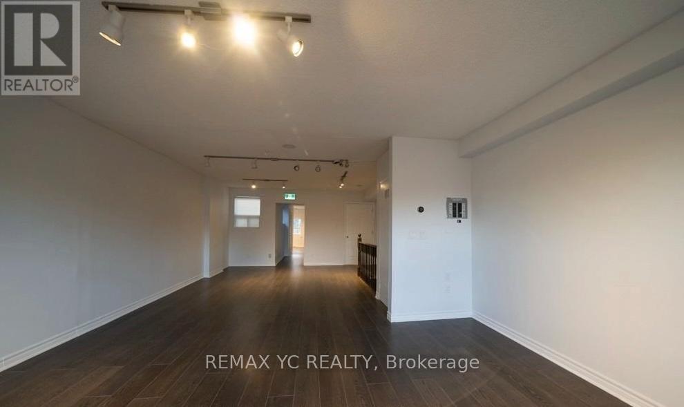 Photo 13 of 3334 A Yonge Street, Toronto ON