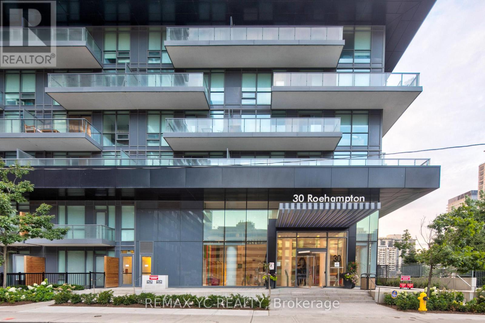 Photo 1 of 2509 30 Roehampton Avenue, Toronto ON