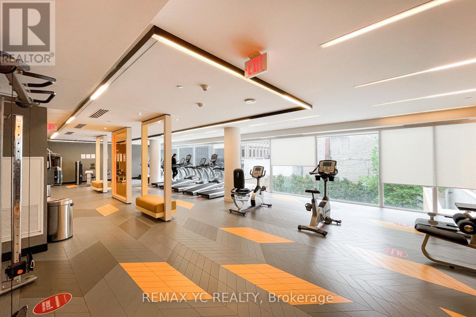 Photo 18 of 2509 30 Roehampton Avenue, Toronto ON