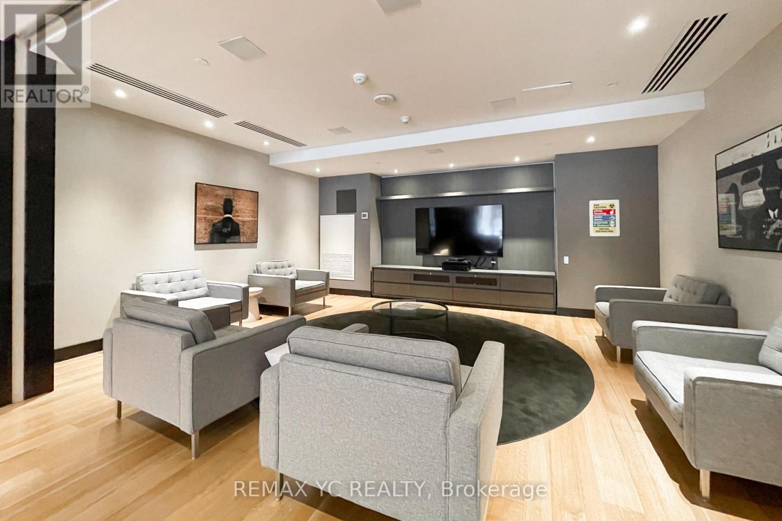 Photo 23 of 2509 30 Roehampton Avenue, Toronto ON