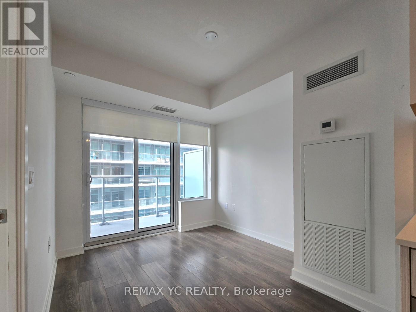 Photo 4 of 3015 195 Redpath Avenue, Toronto ON