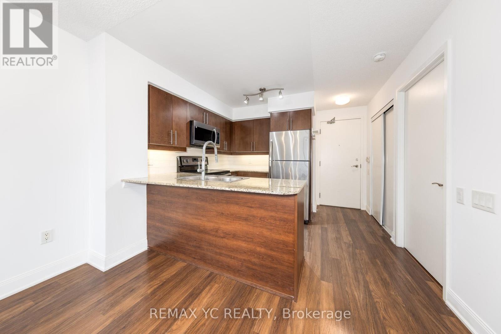 Photo 4 of 1103 2191 Yonge Street, Toronto ON