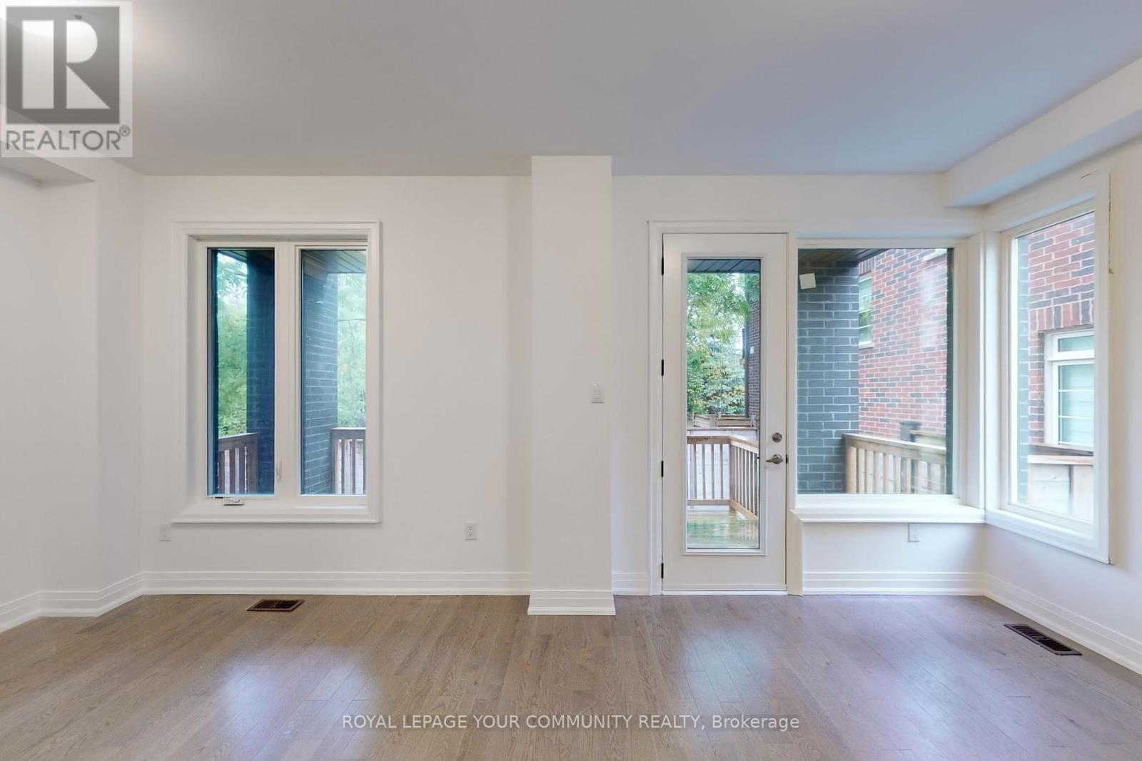 Photo 39 of 32 Globemaster Lane, Richmond Hill ON