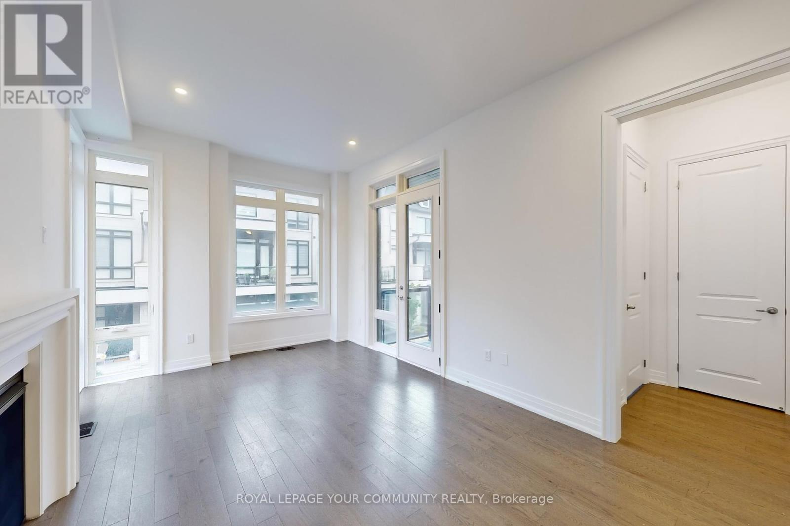 Photo 38 of 32 Globemaster Lane, Richmond Hill ON