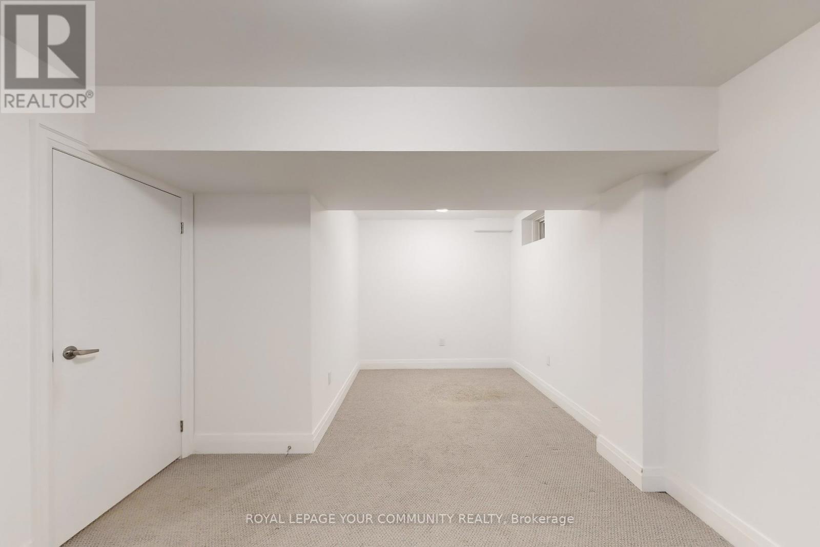 Photo 20 of 32 Globemaster Lane, Richmond Hill ON