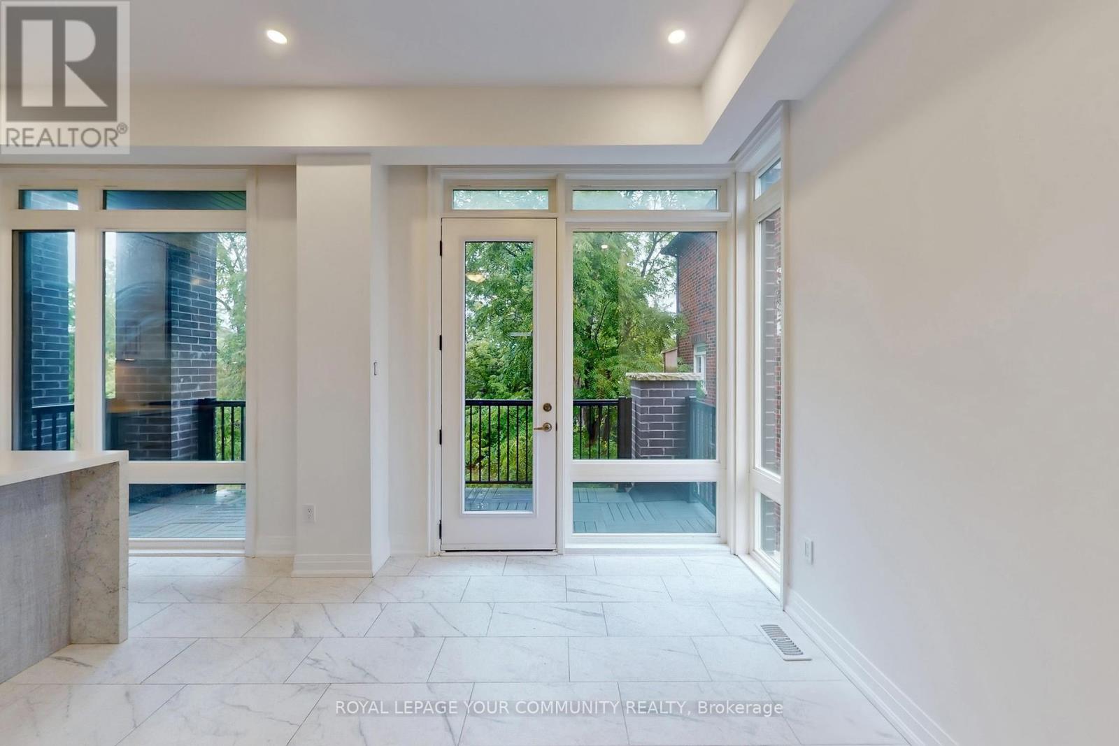 Photo 45 of 32 Globemaster Lane, Richmond Hill ON
