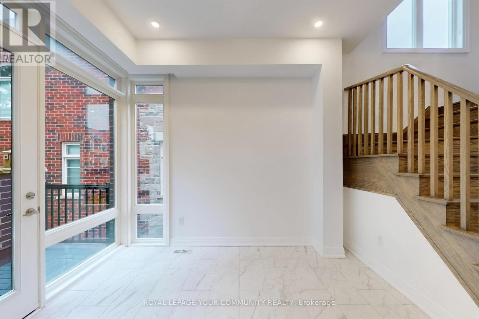 Photo 44 of 32 Globemaster Lane, Richmond Hill ON