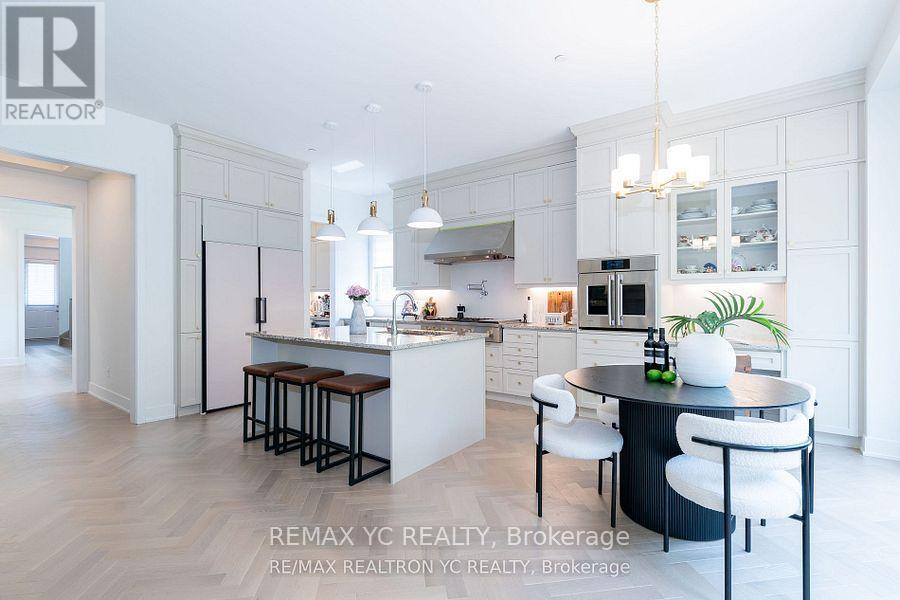Photo 13 of 216 Sikura Circle, Aurora ON