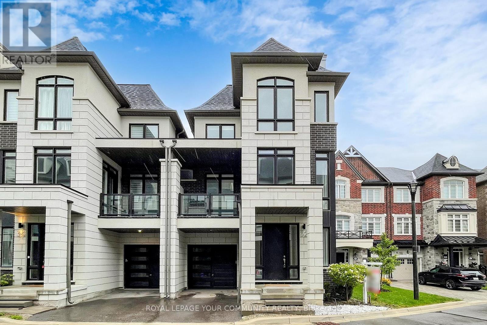 Photo 3 of 32 Globemaster Lane, Richmond Hill ON