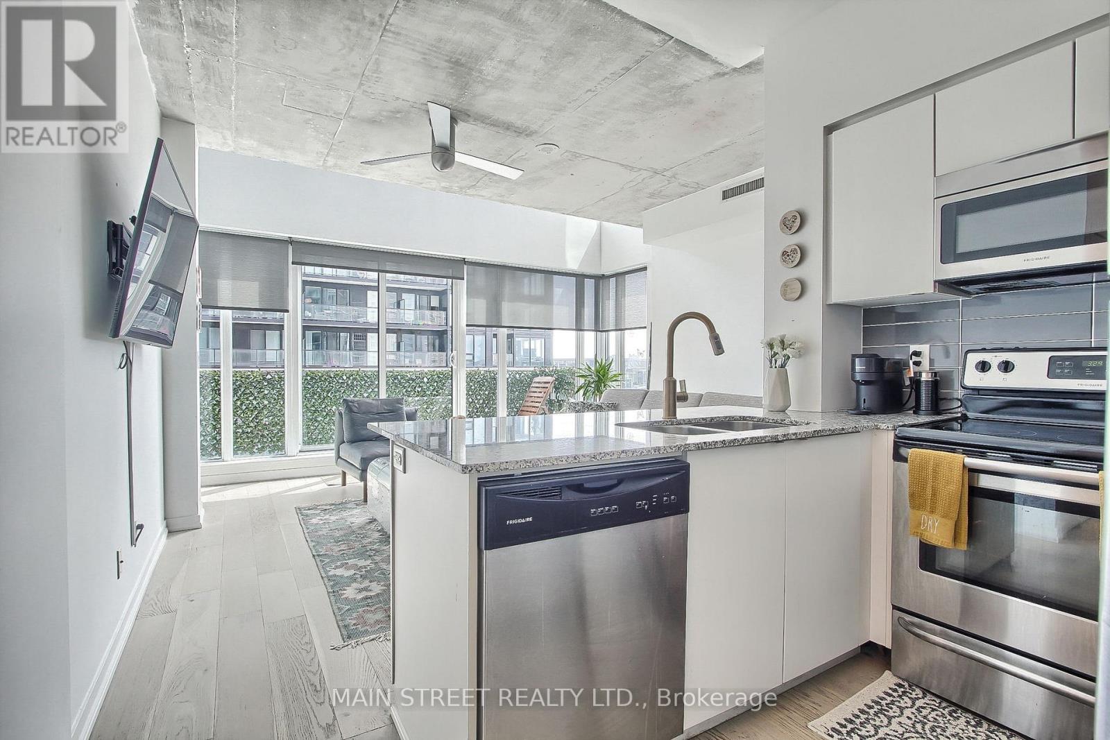 Photo 10 of 1213 150 East Liberty Street, Toronto ON