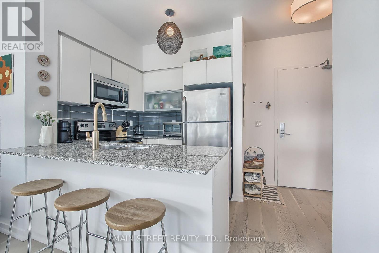 Photo 6 of 1213 150 East Liberty Street, Toronto ON