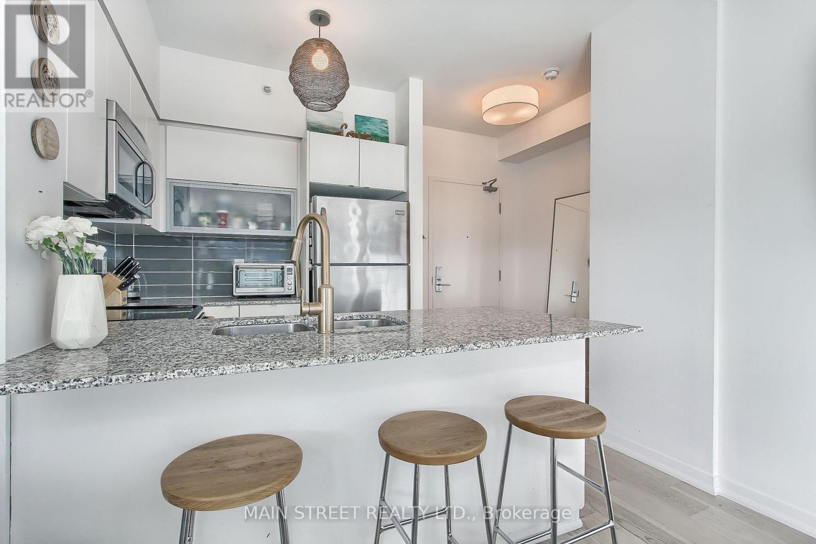 Photo 7 of 1213 150 East Liberty Street, Toronto ON